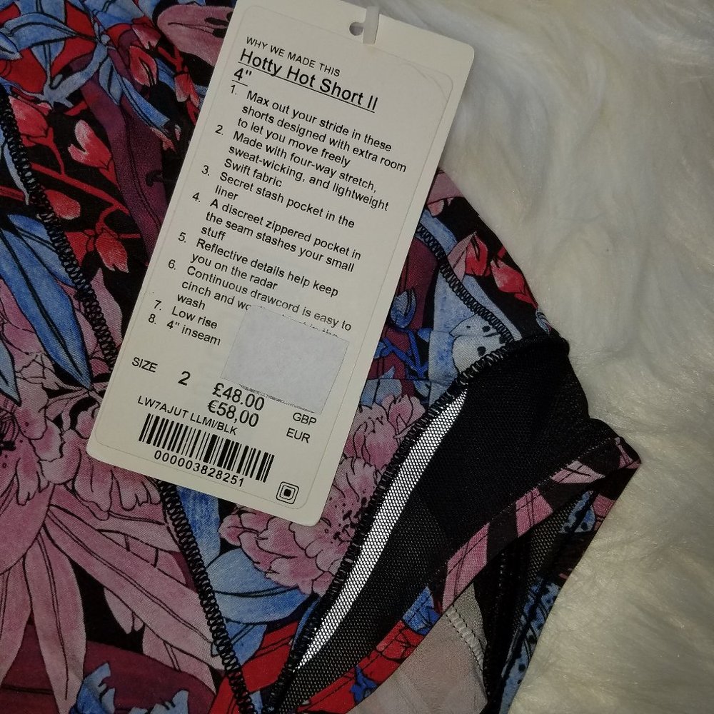 Lululemon Hotty Hot short 4'' Long Lush Lillies 2 - Picture 5 of 11